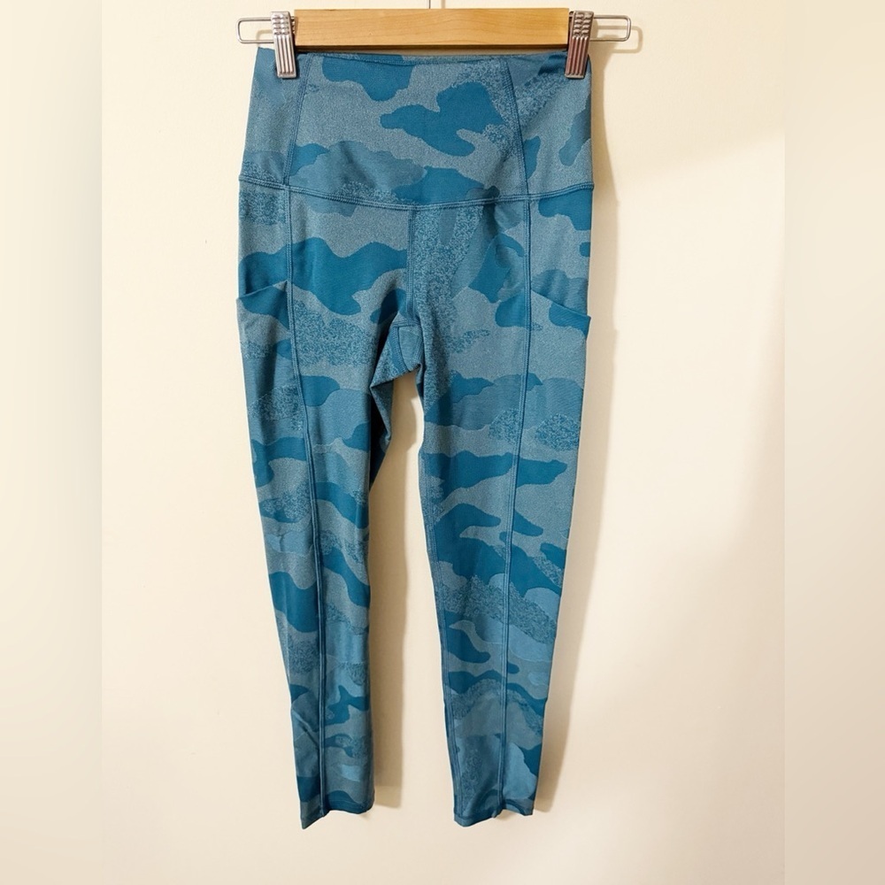 The North Face Womens Blue Camo Leggings Womens Size Small Activewear Gym